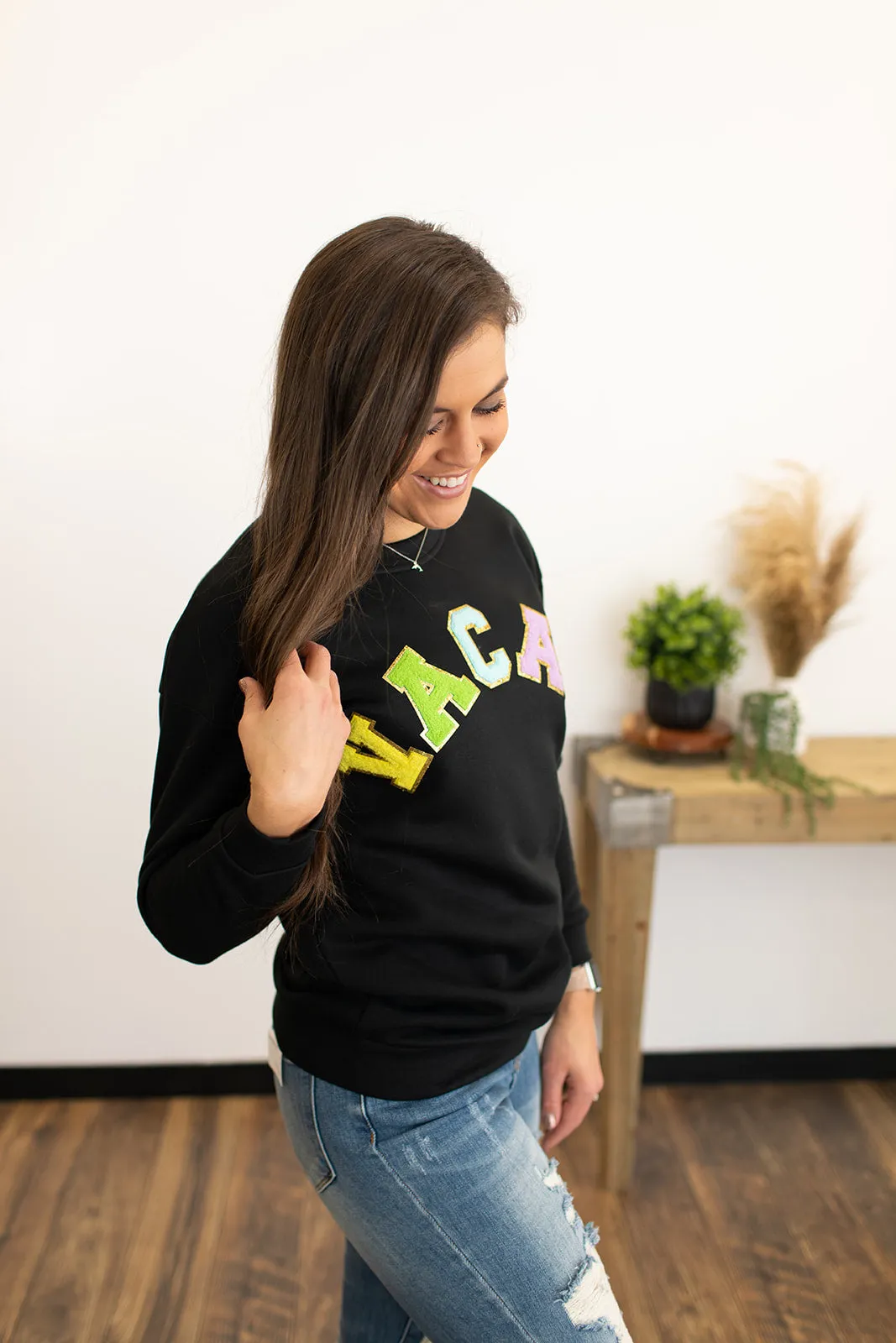 Black Vacay Patched Crewneck Sweatshirt (SM-2X)