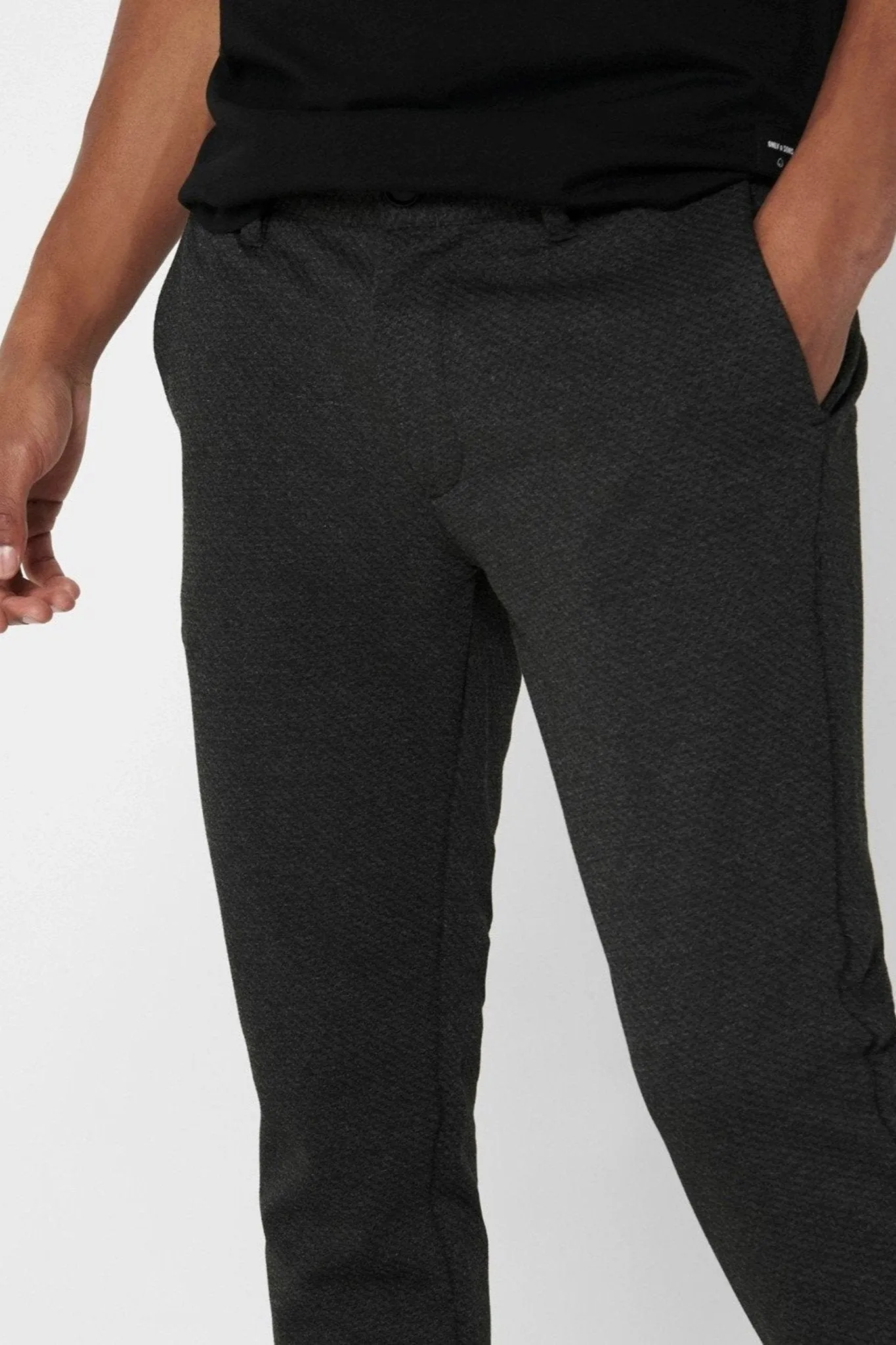 Mark Trousers - Dark grey with small cubes