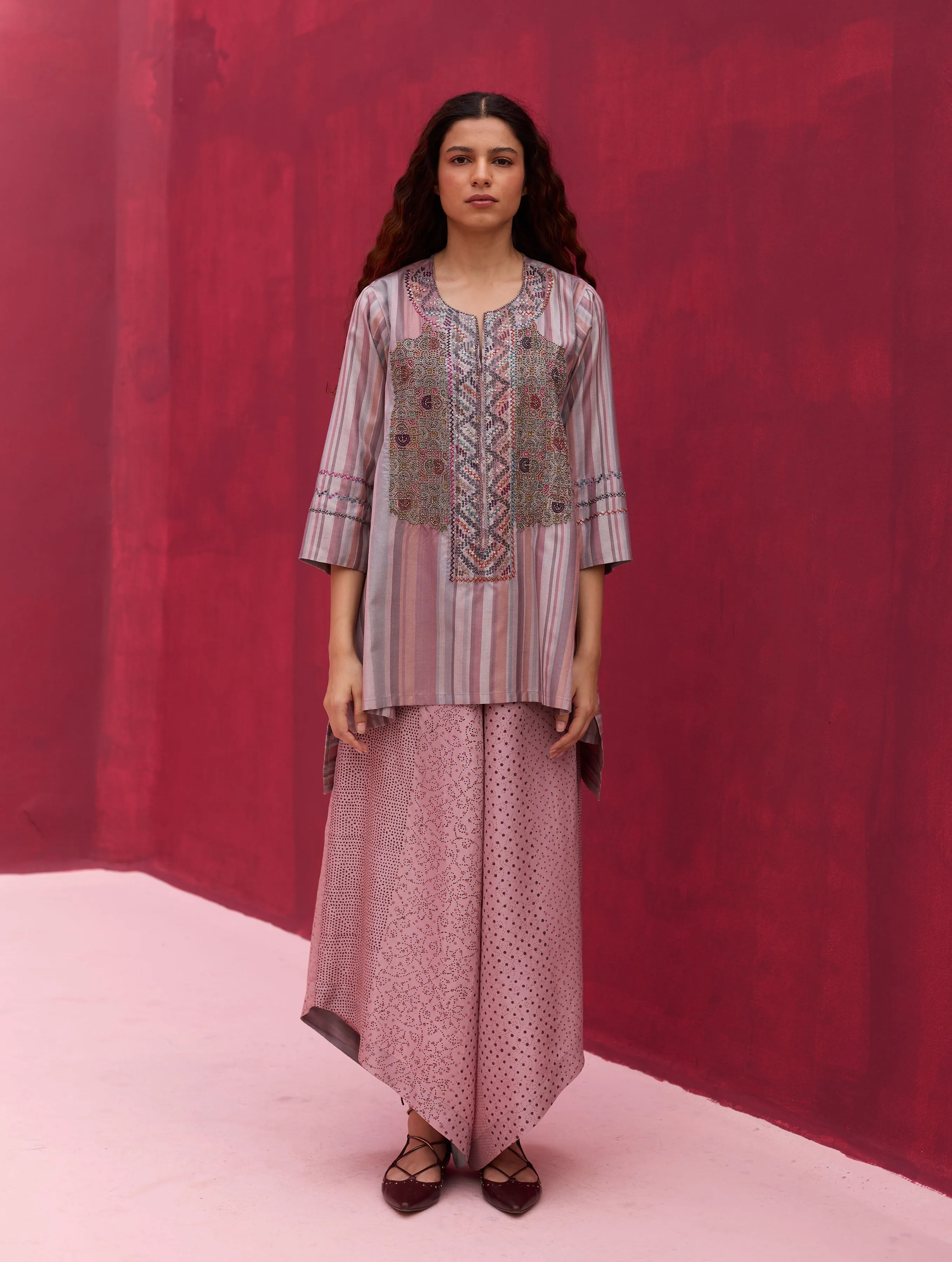 Olena Hand-Embroidered Silk Kurta Set - Lavender