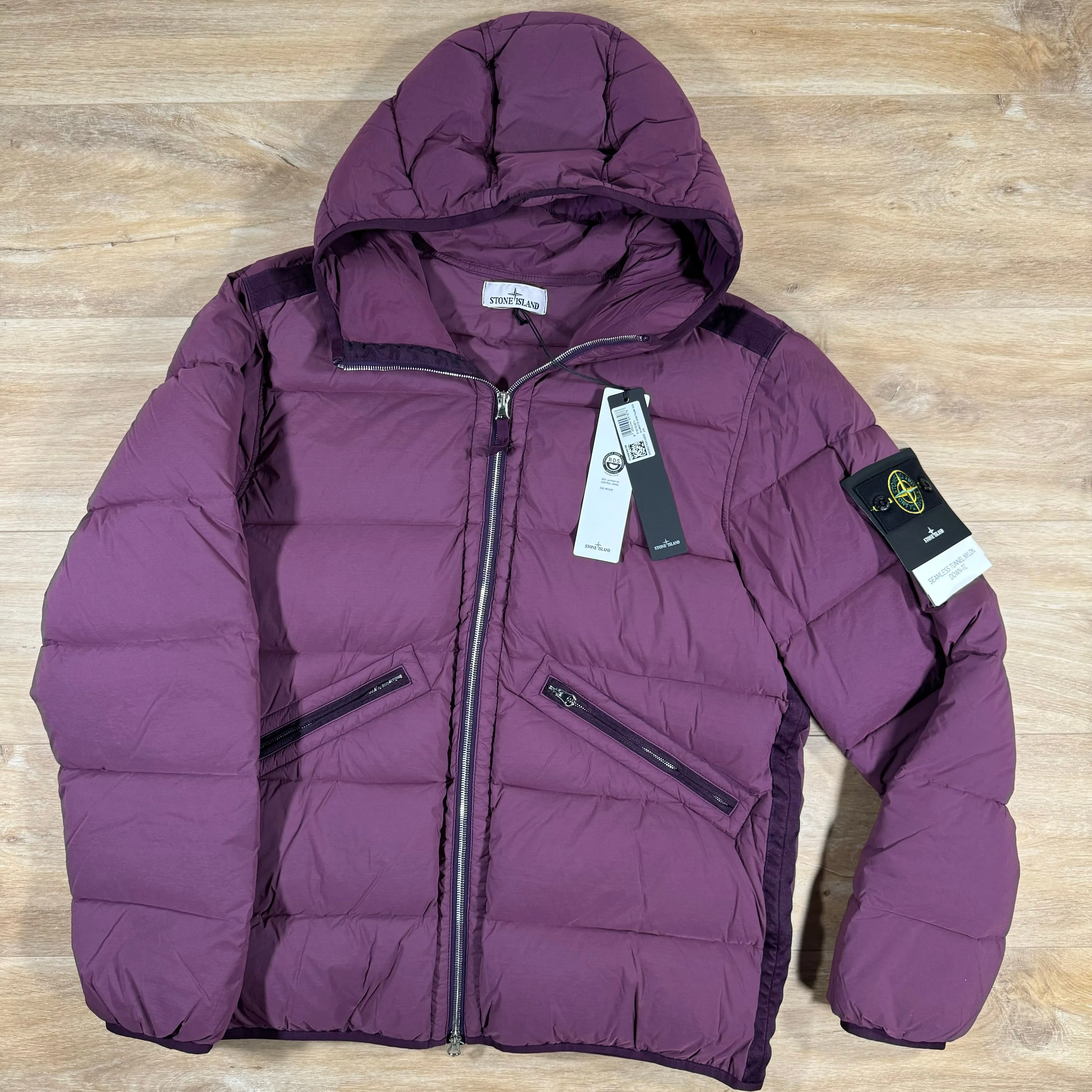 Stone Island Seamless Tunnel Down-TC Jacket in Burgundy